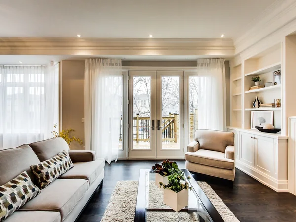 Joicey Boulevard 2: Family-room seating facing glazed rear doors