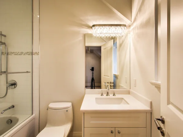 Joicey Boulevard 2: Bathroom with glass shower and white vanity