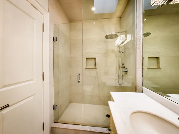 Joicey Boulevard 2: Glass shower enclosure with tiled walls and recessed shelves